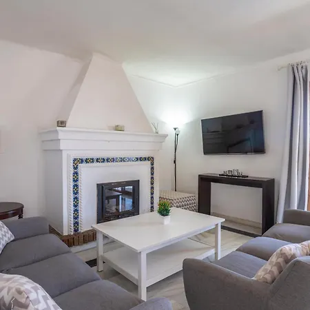 Vila Stunning 5 Bedroom Villa, Sea Views, Private Pool, Estepona, Sleeps Up To 12