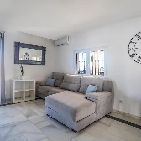 Vila Stunning 5 Bedroom Villa, Sea Views, Private Pool, Estepona, Sleeps Up To 12 Estepona
